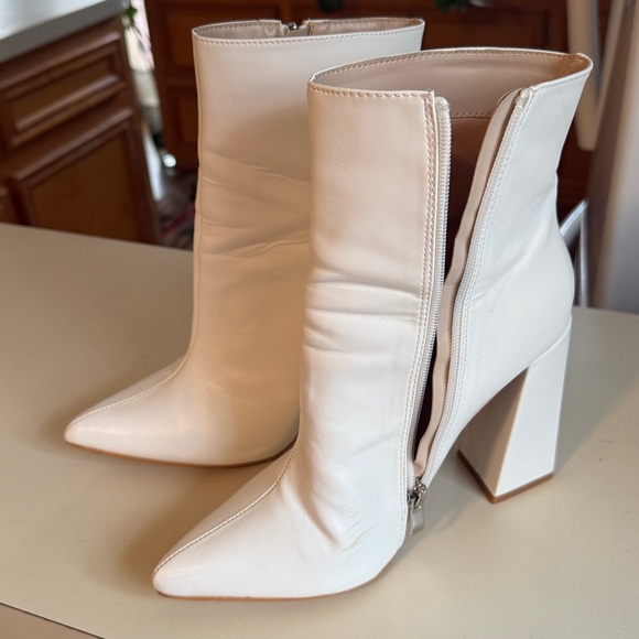Boohoo White Pointed Toe Block Heel Ankle Boots - Picture 3 of 11